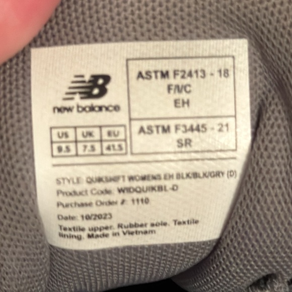 New Balance Comp Toe Shoes - Picture 6 of 9